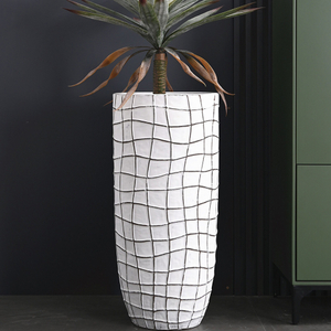 Lightweight Fiberglass Planters with Chafing & Antique Effect for Commercial Decoration