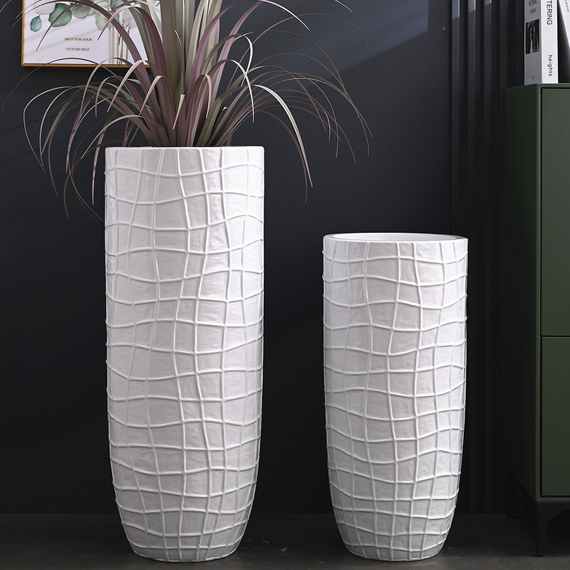 Lightweight Fiberglass Planters with Chafing & Antique Effect for Commercial Decoration