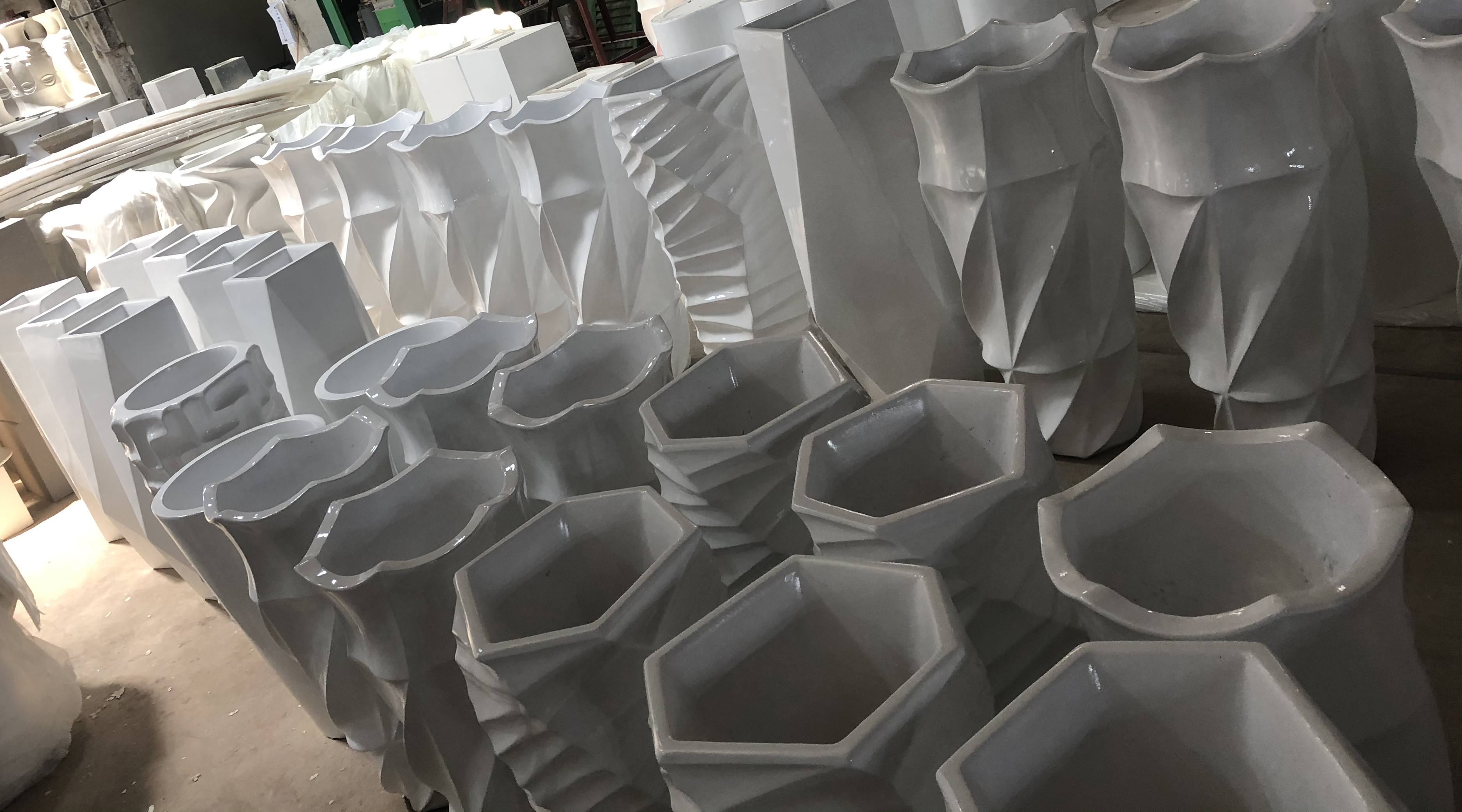 FIBERGLASS PLANTER