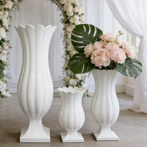 Black Flower Shaped Planting Planter for Garden Decoration 