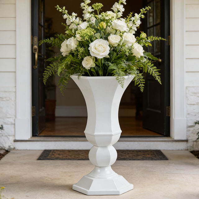 China Manufacturer Tall Trumpet Fiberglass Planters for Hotel Decoration