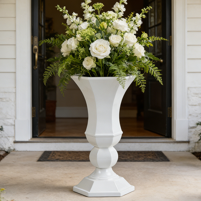 China Manufacturer Tall Trumpet Fiberglass Planters for Hotel Decoration